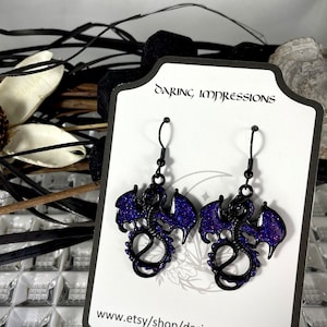 Purple dragon earrings, black dragons with a layer of dark purple glitter in resin, beautiful dangle earrings