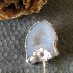Gold Amethyst Geode Stick Pin, Geode Jewelry, Gold-dipped Geode Men&#39;s Accessories, Gold Lapel Pin, Gold Geode Hat Pin, Men&#39;s Gold Jewelry