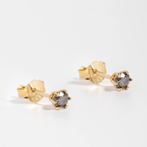 Kyklos Jewelry grijze diamant 14K massief gouden oorknopjes grijs - Verjaardagscadeau voor haar GE00013