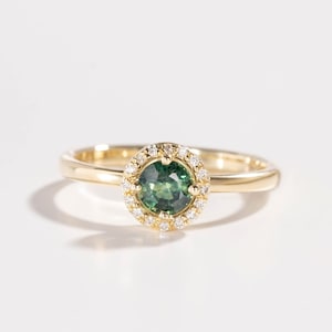 Groene saffier verlovingsring 14K gouden diamanten Halo natuurlijke groene edelsteenring Kyklos sieraden GR00427-001 afbeelding 1