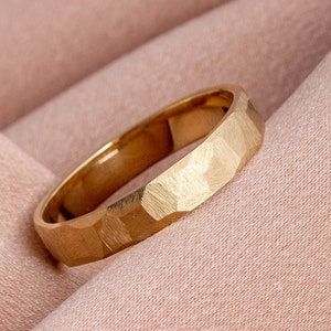 Wedding Band Men 14K Gold Hammered - Solid Gold Faceted Wedding Ring His and Hers - Kyklos Jewelry GR00160