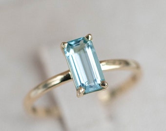 Aquamarine Engagement Ring 14K Gold - Minimalist Dainty Ring for Women with Natural Aquamarine - Kyklos Jewelry GR00239