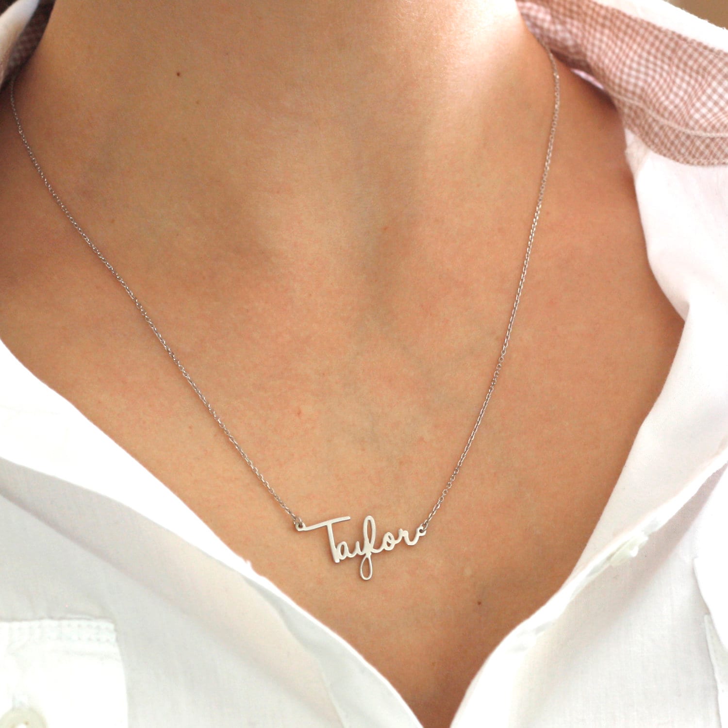 With Diamonds Script Nameplate Pendant In 10K White Gold Diamonds