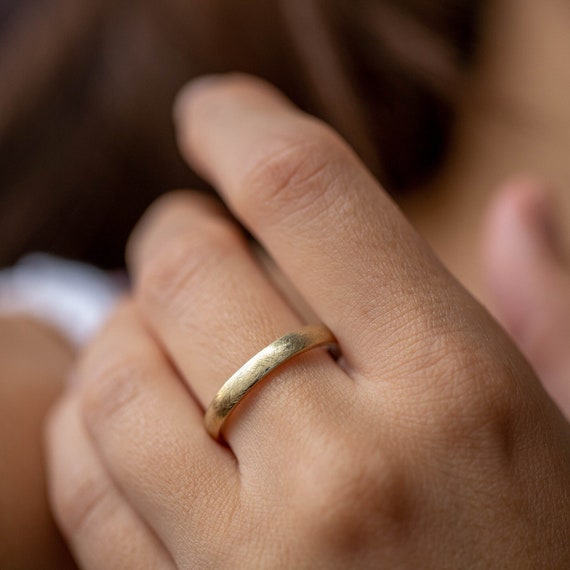 Half round hotsell wedding band