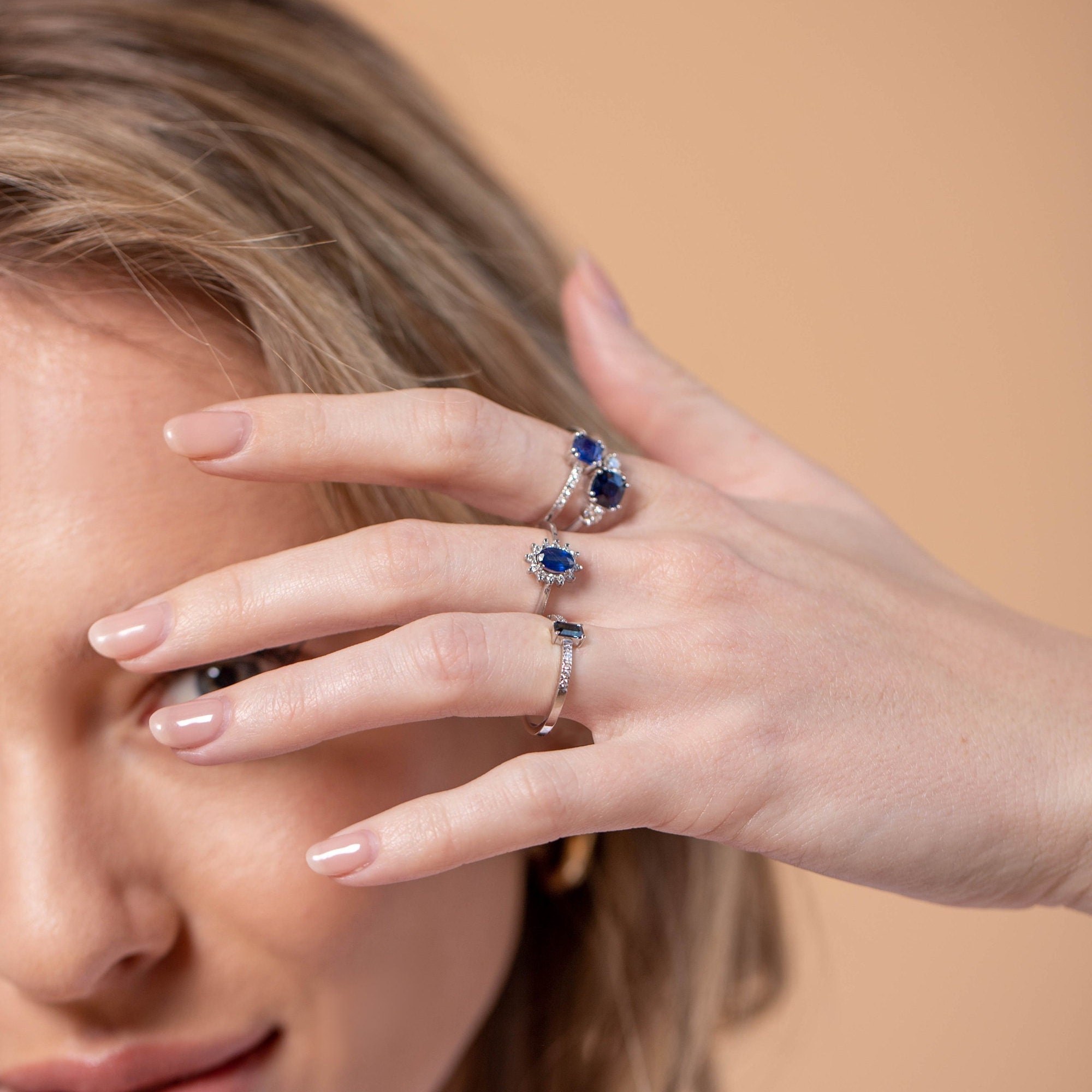 Bague De Fiançailles Halo Or Blanc 14k Avec Saphir Bleu Ovale Créé En Labo - Taille Réglable 4 à 12 US