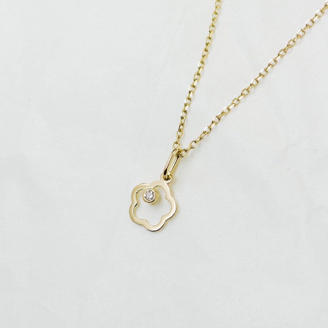 14K Gold Daisy Necklace Dainty Diamond Charm Flower Delicate Etsy