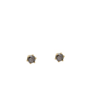 Kyklos Jewelry Pendientes de tuerca de oro macizo de 14 quilates con diamantes grises, regalo de cumpleaños para ella GE00013 imagen 4
