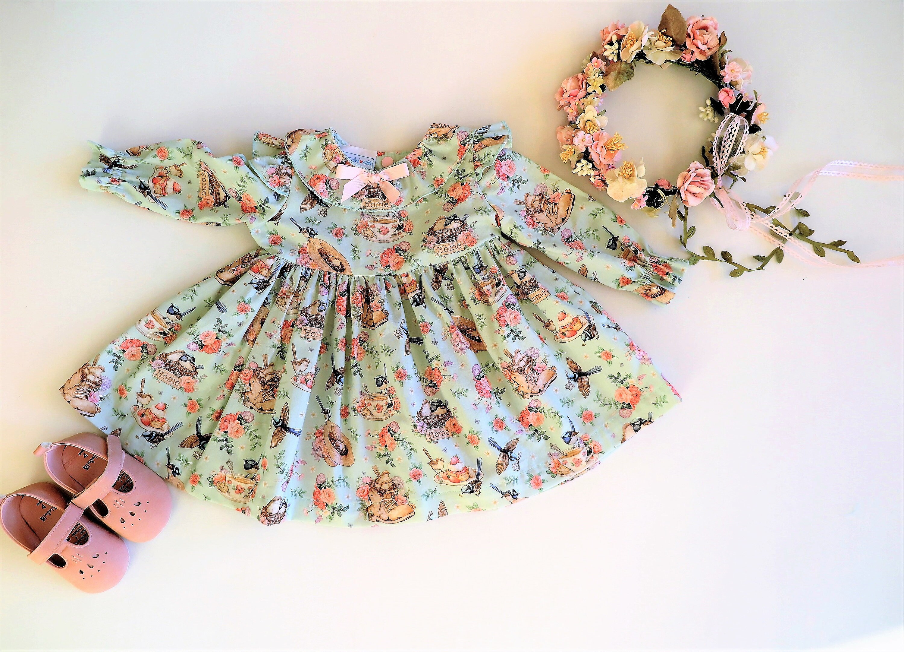 【美品】CARAMEL Jupiter Baby Dress(18M) Baby Jupiter embroidered cotton dress in black - Caramel