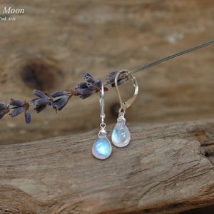 Moonstone earrings, drop earrings, dangle earrings, briolette jewelry, leverback earrings, gemstones, sterling silver 925, blue moonstone afbeelding 1