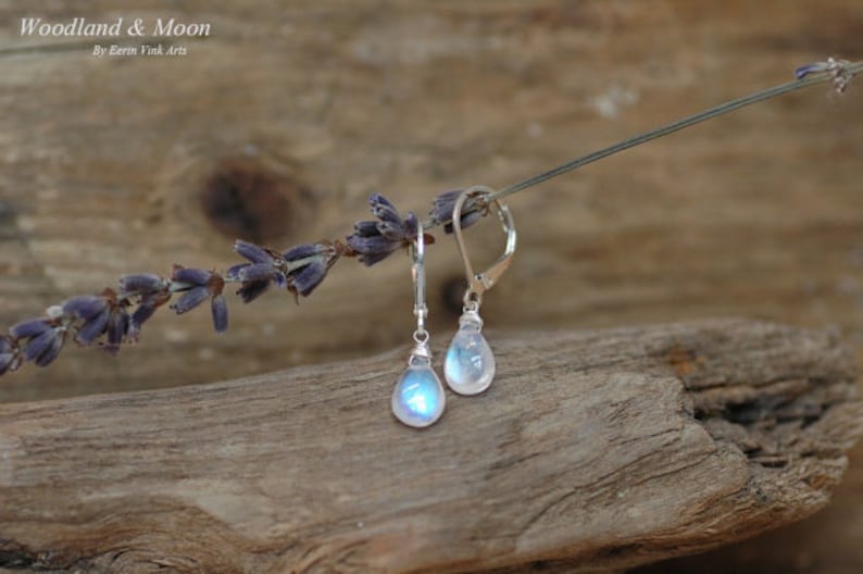 Moonstone earrings, drop earrings, dangle earrings, briolette jewelry, leverback earrings, gemstones, sterling silver 925, blue moonstone afbeelding 1