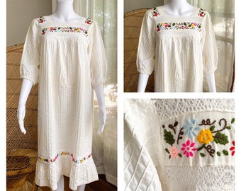 Vintage 70s White Cotton Oaxacan Mexican Pintuck Crochet Lace Floral Embroidered Folk Ethnic Festival Smock Dress(S/M)