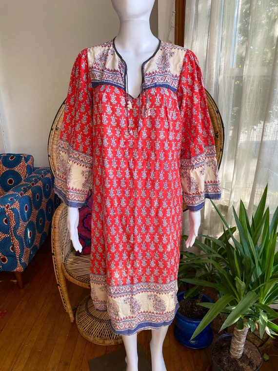 Vintage 70s Red Indian Cotton Dress| Floral Calic… - image 4