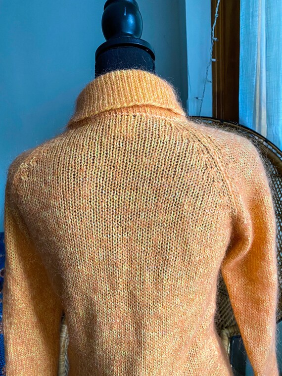 Vintage 70s Fuzzy Cable Knit Peach Mohair Plush L… - image 8