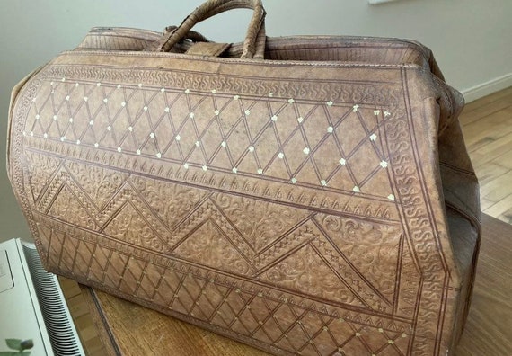 Vintage 70s Tooled Leather Suitcase| Hippie Boho … - image 7