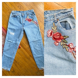 Vintage 90s y2K Levi’s 951 Orange Tab Light Wash Distressed Jeans/Relaxed Fit/Tapered Leg/ Embroidered Mom Jeans/ 28”R