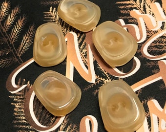 5 semitransparent glass buttons - vintage buttons - eye-catcher  (144)