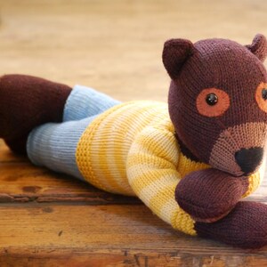 Teddy CARLOS and the honey bee, knitting pattern image 3