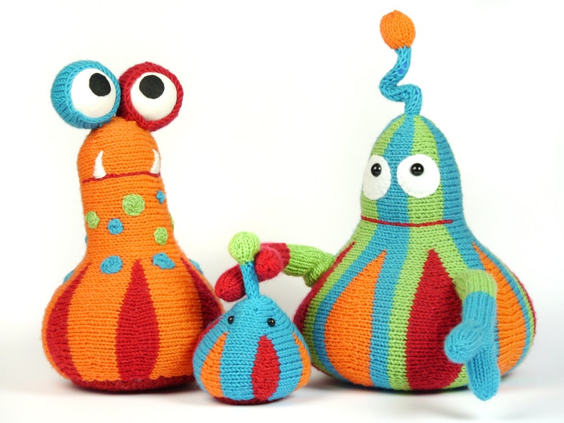 Family PUU cuddly monster, knitting pattern image 1