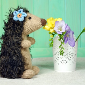 MONI the Hedgehog Lady, Knitting pattern