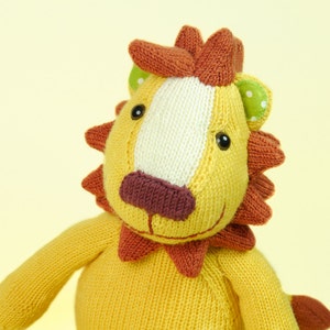 Löwe the Lion – knitting pattern