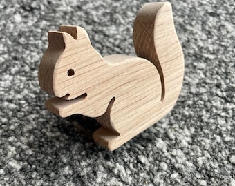 Natural wood Squirrel theme drawer knob (oak) / can be used as a coat hook*