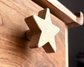 Natural wood (oak) star-shaped drawer knob / decorative drawer handle for children's bedroom furniture makeover / can be used as a coat hook*
