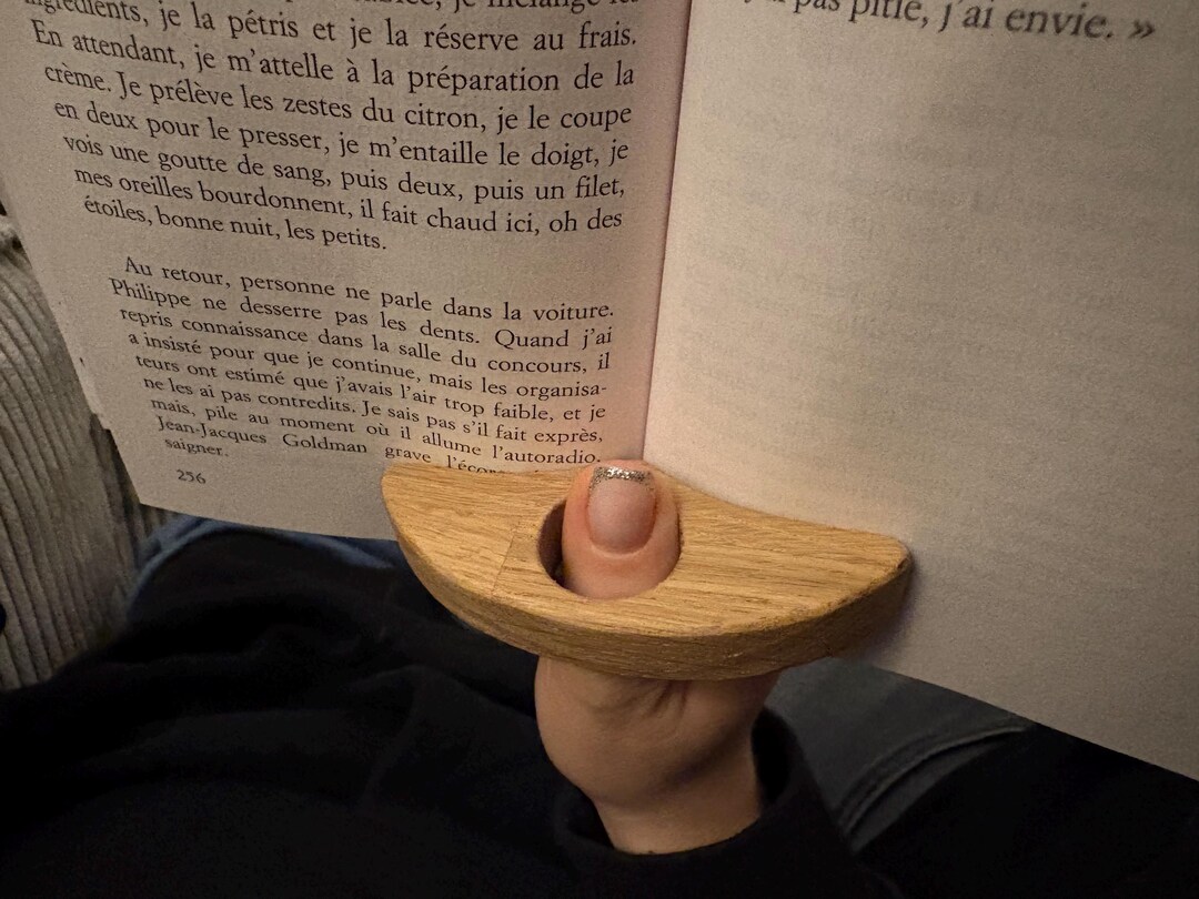 Oak Wood Reading Ring – Book Page Holder – Ergonomic Reading Accessory ...