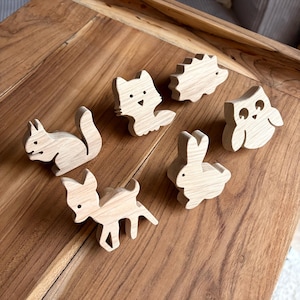 Pomelli per cassetti in legno con motivo di animali della foresta – Decorazioni per cameretta per neonati a tema natura – Maniglia per mobili in legno personalizzata – Regalo personalizzato per neonati