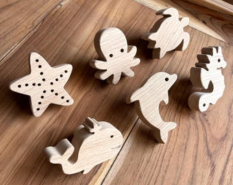 Bouton de meuble enfant en bois – Animaux marins – Poignée artisanale chambre bébé – Décoration meuble naturelle - peut s'utiliser en patère