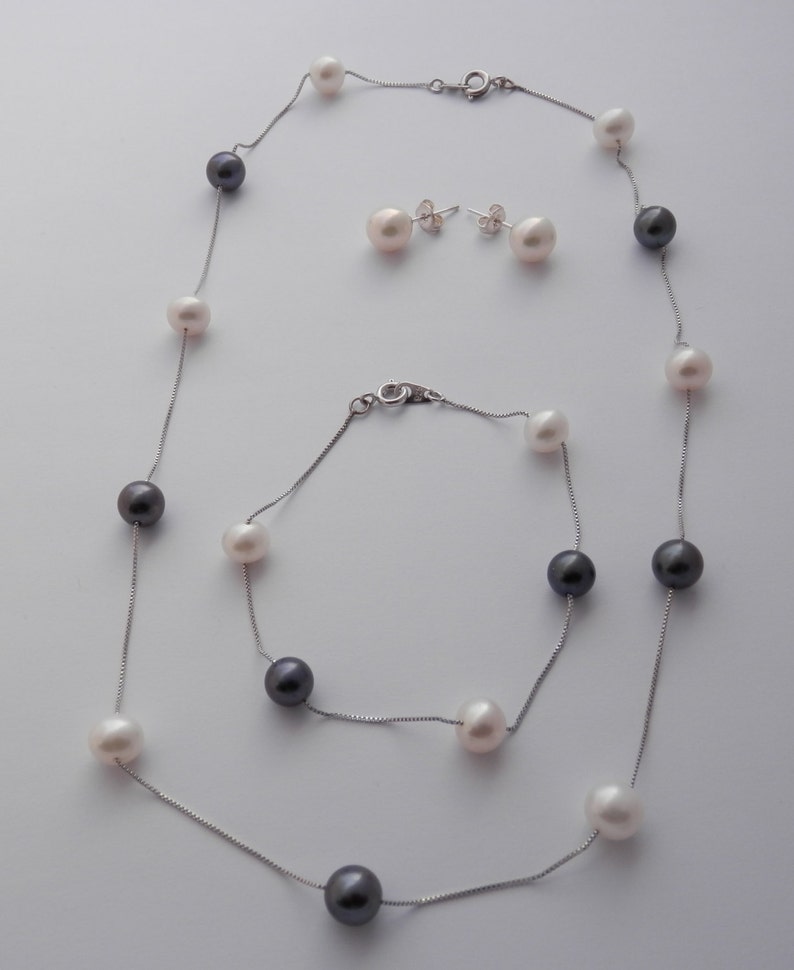 Black and White Pearl Necklacedainty Necklacebridesmaid Etsy