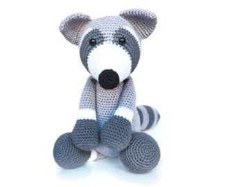 CROCHET PATTERN Rico Raccoon