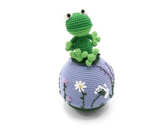 CROCHET PATTERN wobble frog (big)