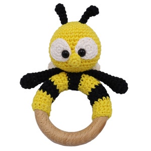 CROCHET PATTERN rattle bee