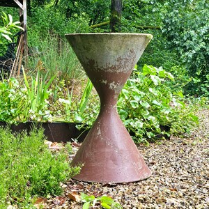 WILLY GUHL Eternit hourglass diabolo Spindle Planter Bauhaus case study  house - Etsy.de