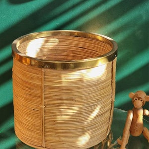 Grande cestino di carta in stile Gabriella Crespi, vaso per fiori, modernista, anni '50, matita con bordo in ottone, bambù, vimini, Auböck, Franco Legler, Knoll, Albini Campo