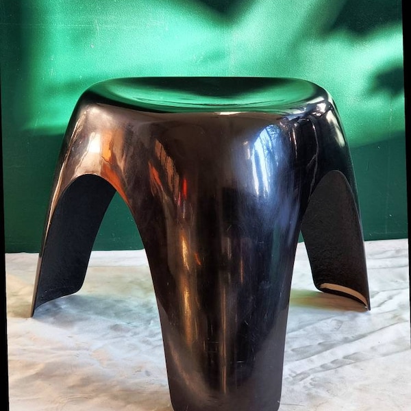 Édition limitée noir Sori Yanagi en fibre de verre Elephant Tabouret Habitat Space age Mid-century moderne design japonais Chaise d'appoint Ottoman
