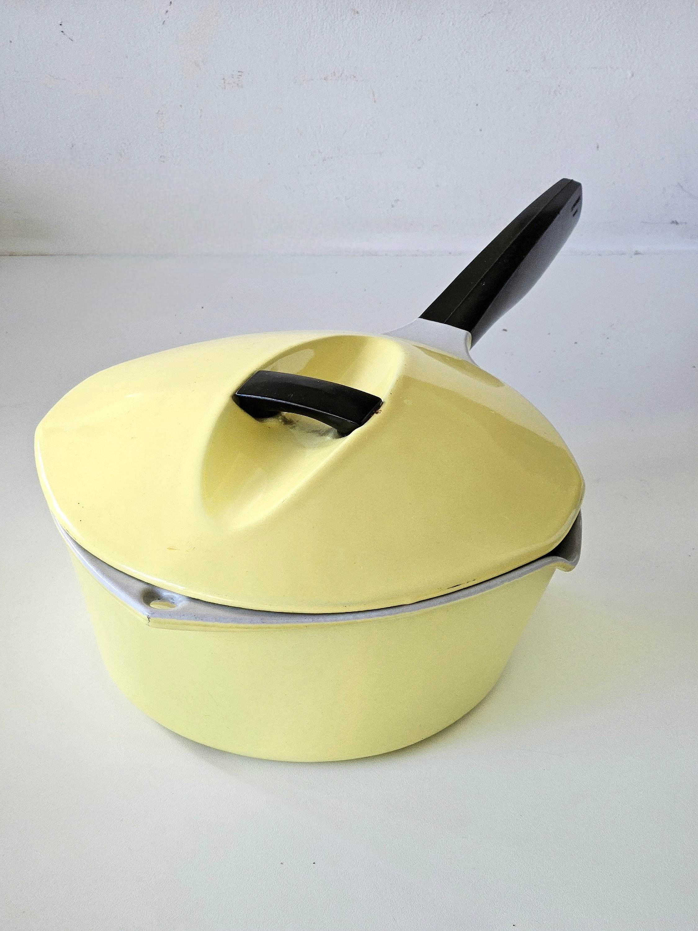 Cocotte Le Creuset Design Raymond Loewy - Années 70 - Vintage Jaune