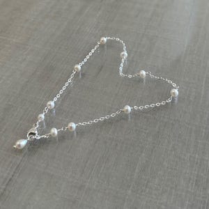 Dainty pearl ankle bracelet, tiny pearl anklet, pearl chain anklet, pearl ankle chain, bride beach jewelry, bridal anklet, sterling silver