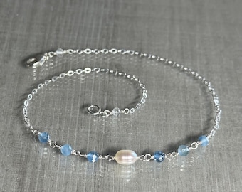 Aquamarine and pearl anklet, shaded aquamarine gemstone ankle bracelet, sterling silver chain anklet, dainty blue bridal ankle jewelry