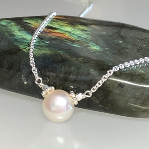 Dainty single pearl choker, real pearl necklace, pearl solitaire, bridal white pearl choker, layering everyday minimalist necklace gift