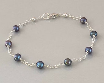 【Burberry】 Pearl bracelet Burberry Women's White Pearl Bracelet Heart Watch Locket