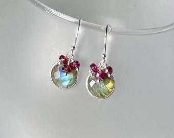 Labradorite with garnet earrings, short labradorite earrings, minimalist sterling silver pink gemstone cluster earrings, rhodolite garnet