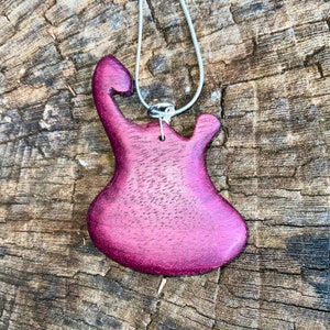 Les Claypool Dickhäuterbass-Anhänger-Halskette, Primus, Fearless Flying Frog Brigade, 4 Holzoptionen: Walnuss, Padauk, Purple Heart, Zebraholz