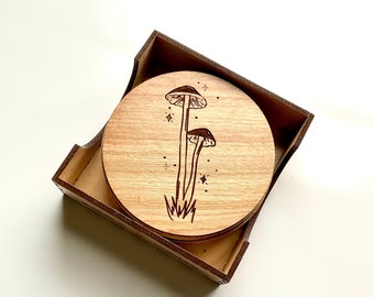 Juego de posavasos de setas, posavasos de corcho con soporte, regalo de madera grabada, inspirado en la naturaleza, Cottagecore