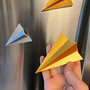 Imán de avión de papel, imán de nevera, decoración de cocina, avión de papel, decoración del hogar, decoración de aviación, minimalista, aviones, decoración de cubículos