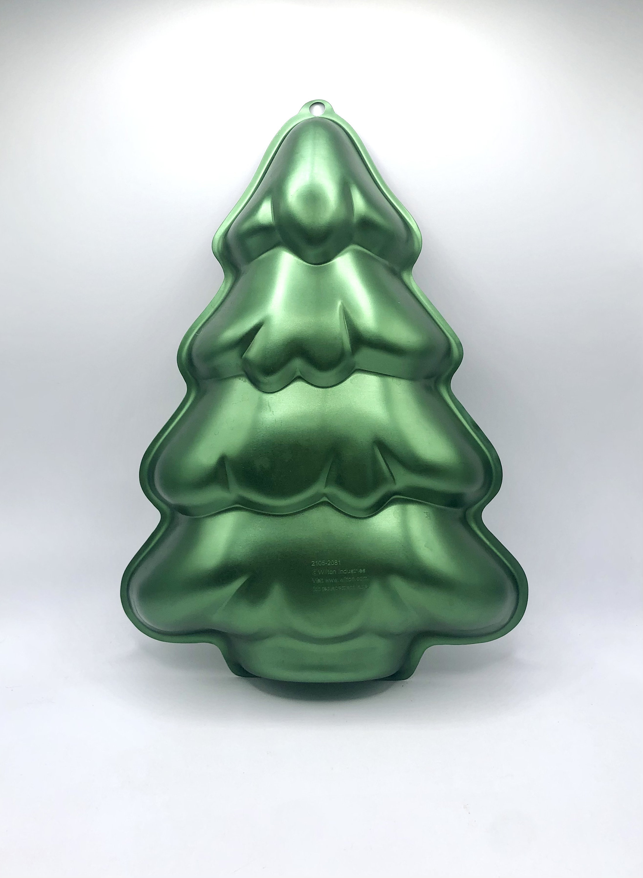 Simple Christmas Tree Cake - Wilton