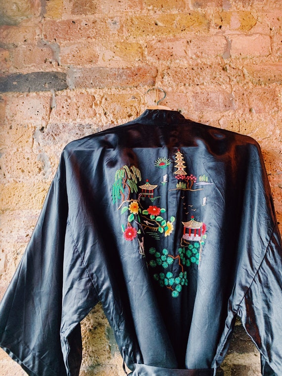 Vintage Silk Embroidered Chinese Kimono
