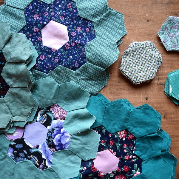 Vintage Hexagon Quilt Pieces, Vintage Quilt Block, Pre-cut Quilt Pieces, Hand Cut Hand Stitched Quilt pieces