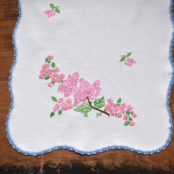Hand Embroidered Table Runner - Vintage Embroidered Runner - Vintage Table Runner - Vintage Embroidery