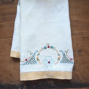 Hand Embroidered Linen Tea Towel: Vintage Floral Design